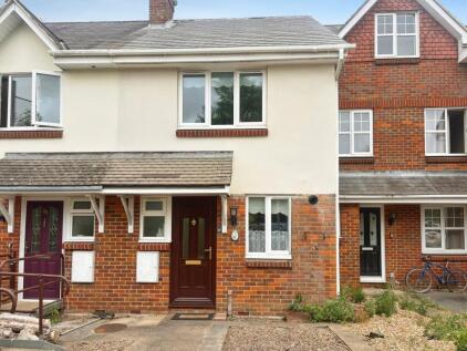 Crosby Way, Farnham, Surrey, GU9