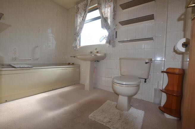 BATHROOM & WC