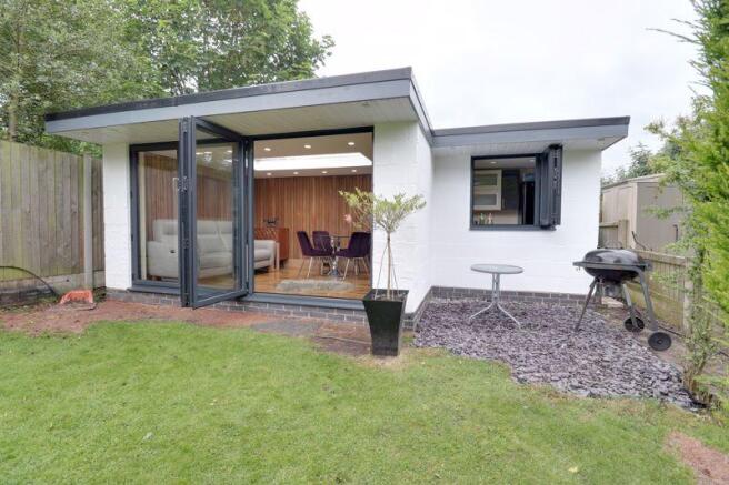 Garden Room/Bar
