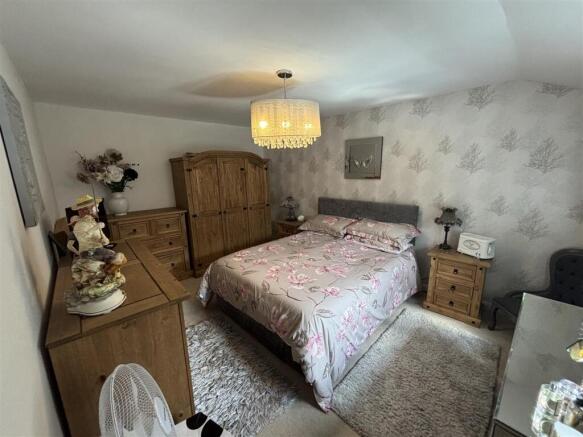 3 bed Detached for sale Image 4