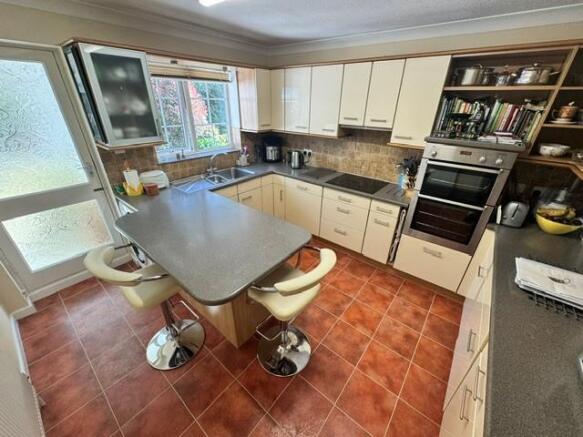 6 marian new pic kitchen main.jpg