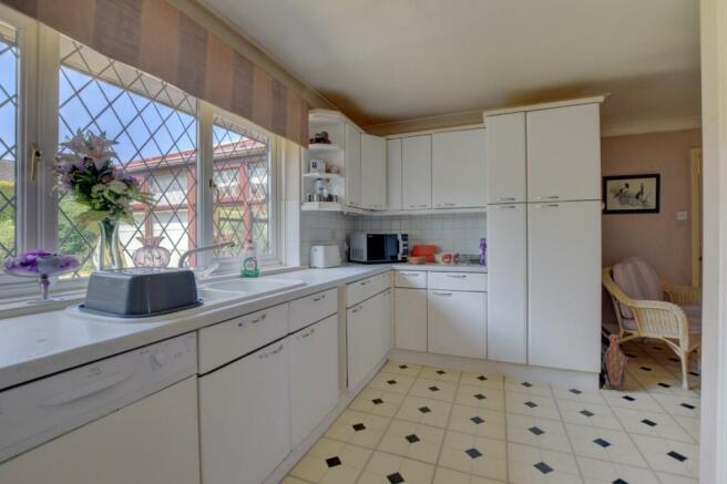 DSC_0714_5_6_7_Interior 2.jpg