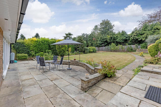 5 bed Detached Bungalow for sale Image 10