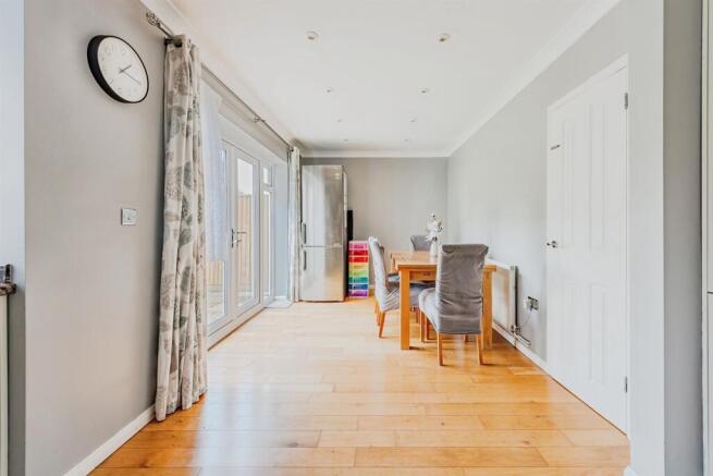 Kitchen / Dining Area