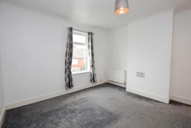 2 bed Semi-Detached to rent Image 6