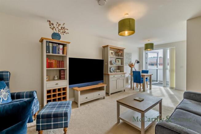 8703918-interior06-800.jpg
