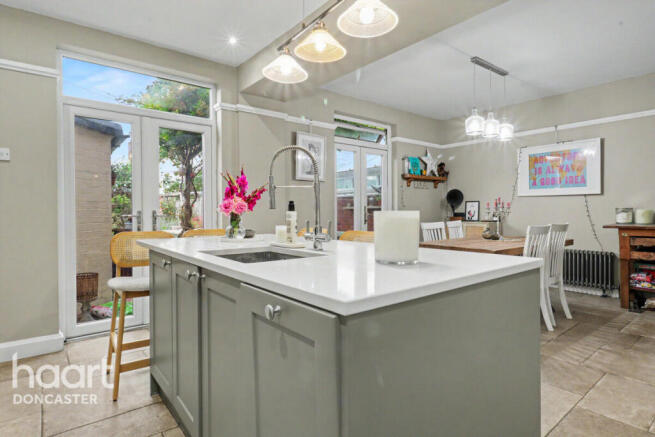3 bed Terraced for sale Image 12