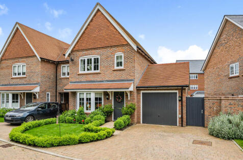 Upper Wheatfield, Hook, Hampshire, RG27