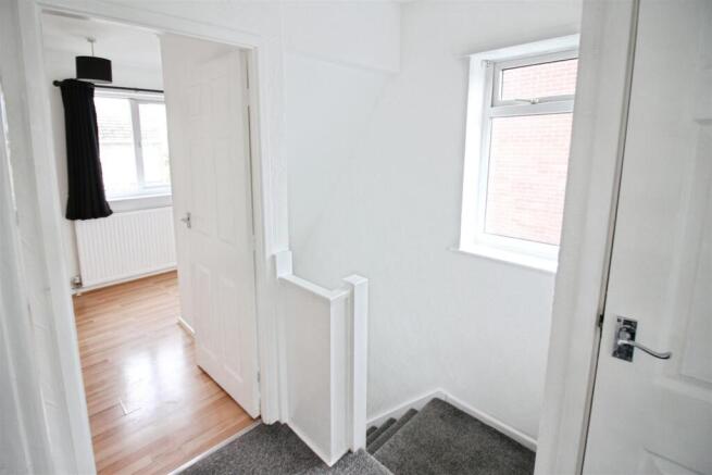 3 bed Semi-Detached for sale Image 11