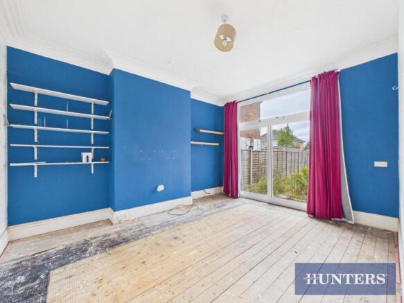 2 bed Flat for sale Image 6