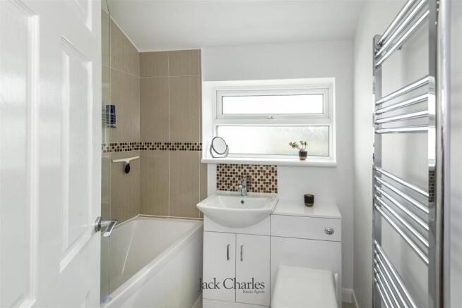 14 Fleming Way, TN10 4RU 012.jpg
