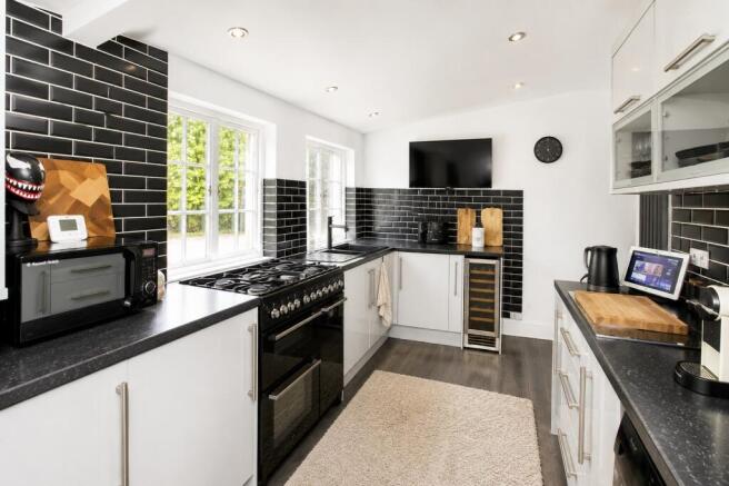 kitchen 2.jpg