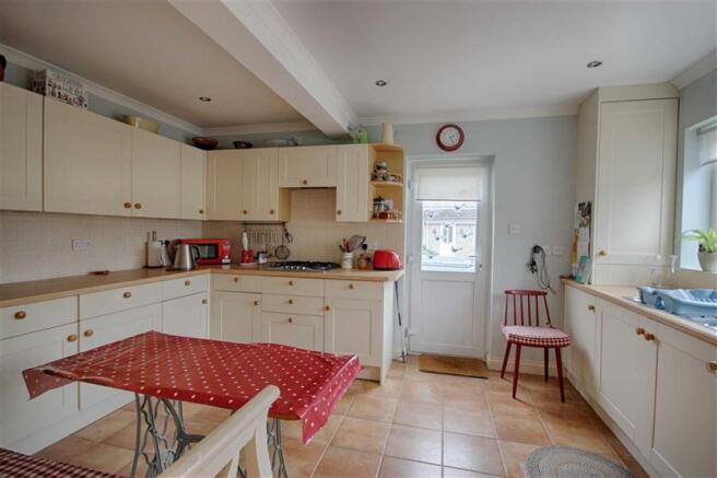 KITCHEN/BREAKFAST ROOM