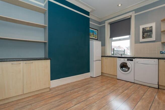 3 bed Maisonette to rent Image 7