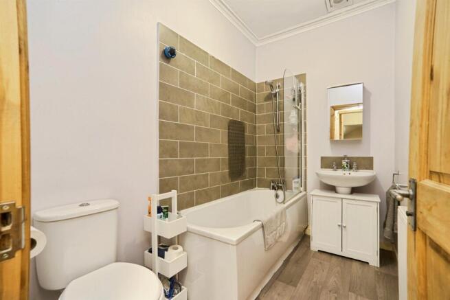 3 bed Terraced for sale Image 8