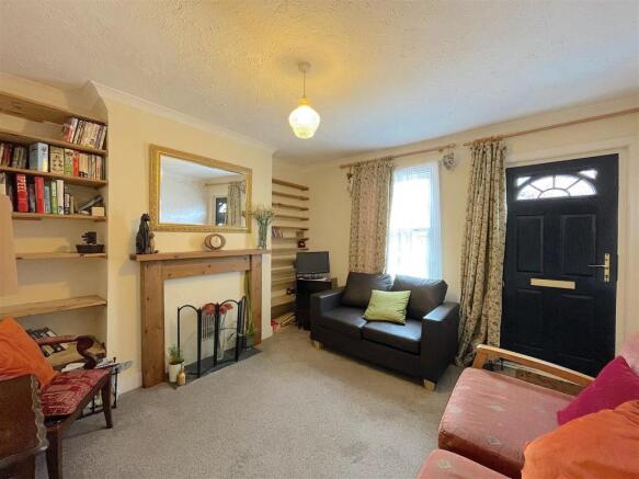 Living Room (2).jpeg