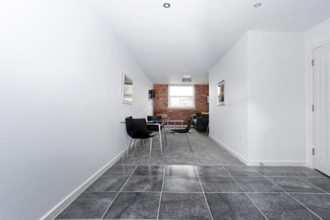 1 bed Apartment to rent Image 4