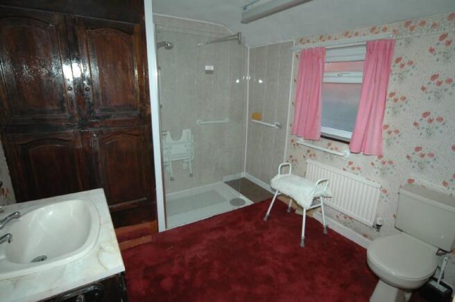 SHOWER ROOM