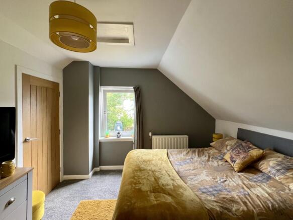 2 Burn Court, Dalry - Williamson and Henry