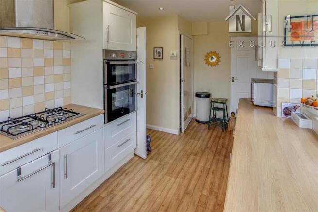 KITCHEN: