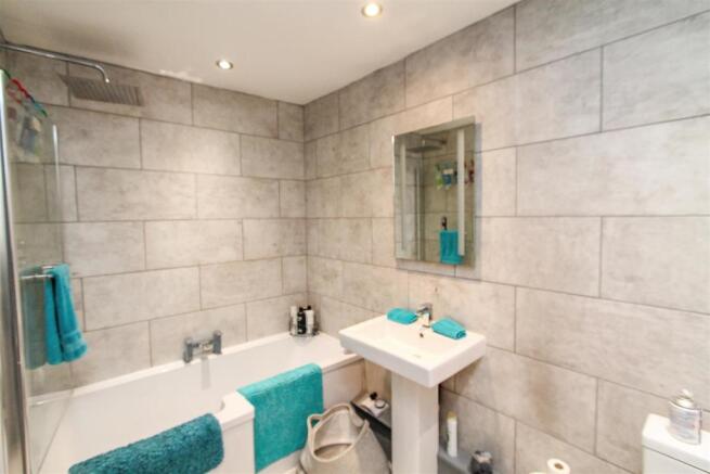 Family Bathroom.jpg