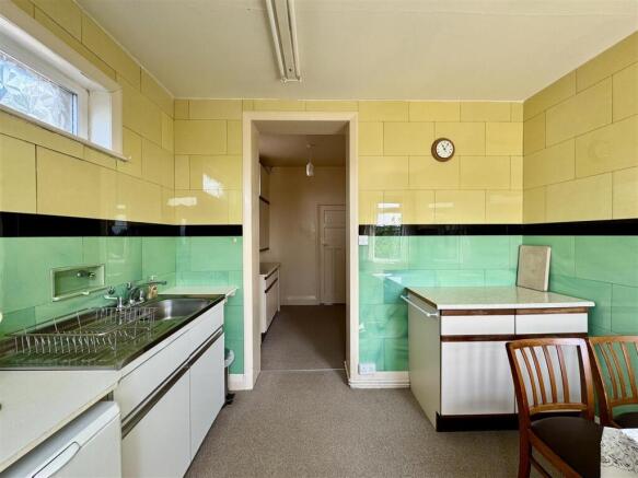 2 bed Detached Bungalow for sale Image 8
