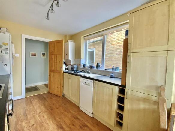 Kitchen/ Breakfast Room