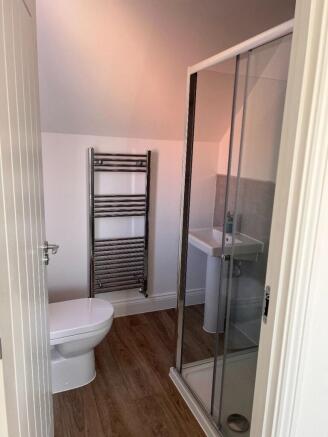 3 bed Semi-Detached to rent Image 11