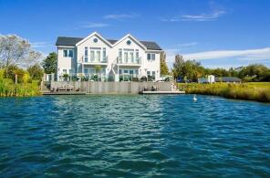 14, Summer Lake, Spine Road East, South Cerney GL7 5LW