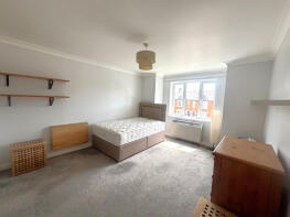 Flat 7, 53 Golden Court, Park Road, New Barnet, Barnet EN4 9TE