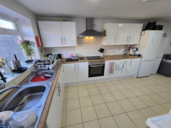 Kitchen (2)