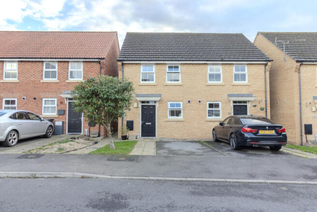 91 Woodlands Park (Exterior) (1 of 1)