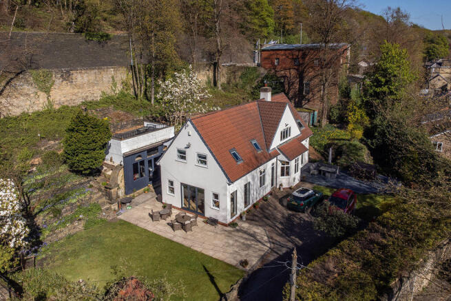 5 bed Detached for sale Image 5