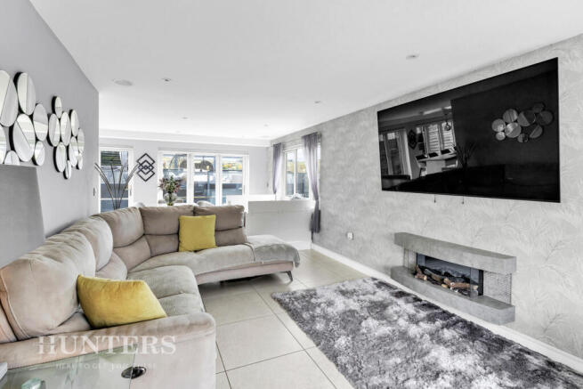 4 bed Detached for sale Image 9