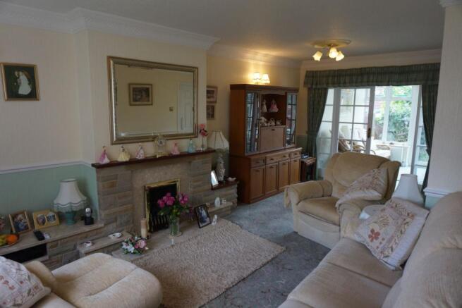Lounge/Dining Room