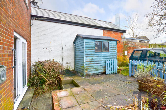 Rear Courtyard Garden & Shed.JPG
