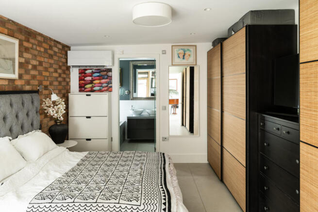 TMH_SELLENEY-28-WEB.jpg