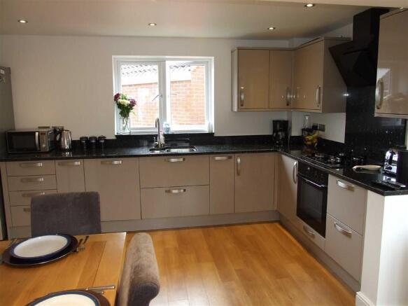 Fitted Kitchen/Family Room