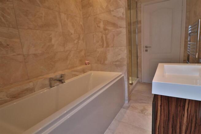 BATHROOM/W.C