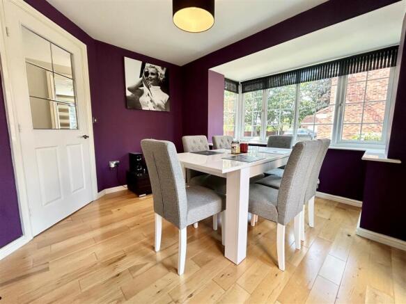 4 bed Detached for sale Image 8