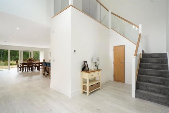 Entrance/Stairwell