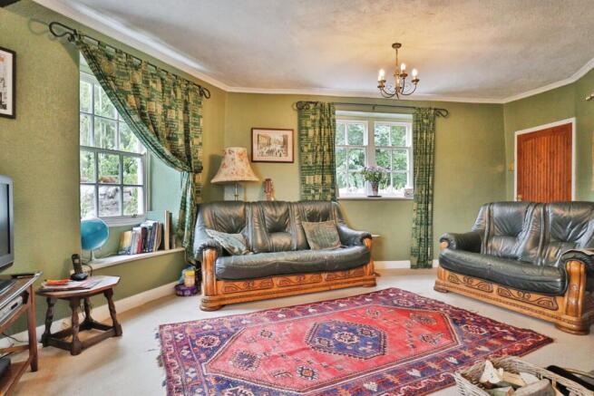 4 bed Detached for sale Image 7