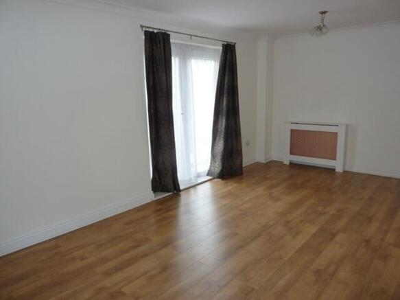SITTING/DINING ROOM