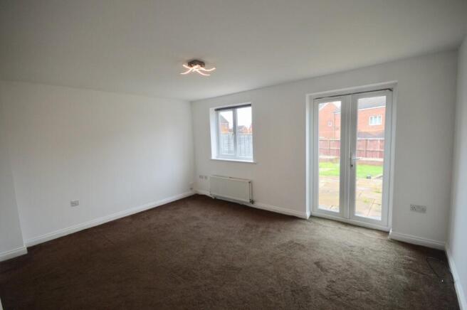 2 bed Semi-Detached to rent Image 7