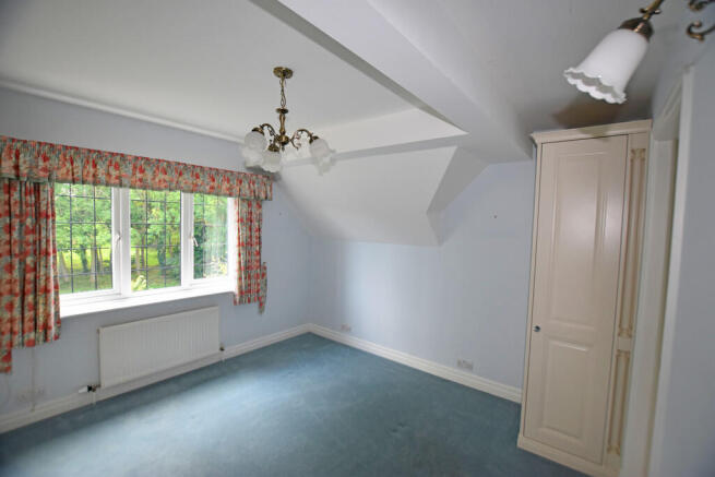 4 bed Detached to rent Image 6