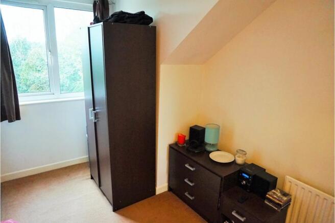 Bed 3 / Dining Room