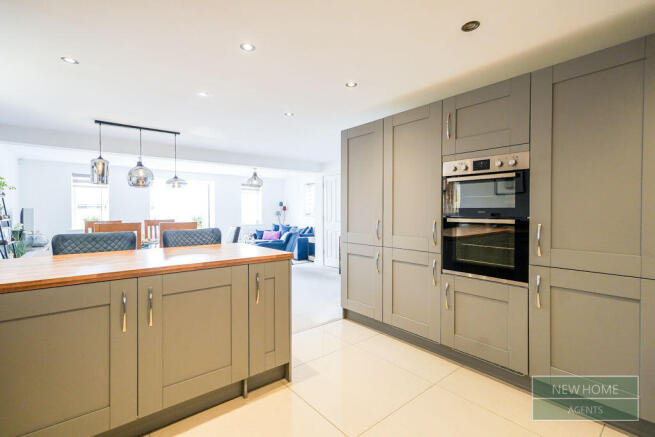 4 bed Detached for sale Image 4