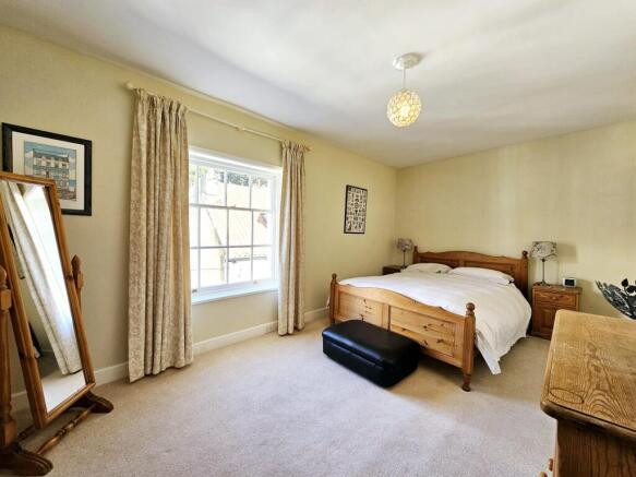 4 bed Terraced for sale Image 12