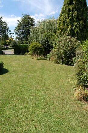 FRONT GARDEN