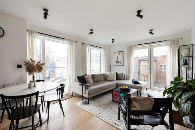 Picture House Mews, E17